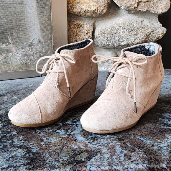 Toms Desert Wedge Tan Suede Ankle Booties Size 6 - Picture 2 of 15